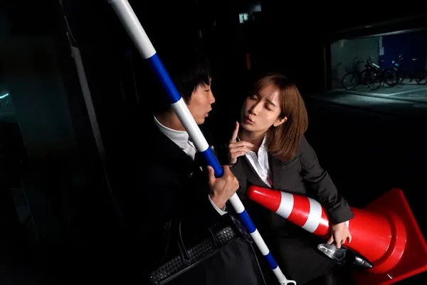 sex honjo Bí của của chị đồng nghiệp khi say xỉn thì sẽ thèm hôn…và cả thèm địt