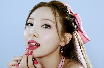 hikaru nagi xxx Nayeon TWICE bị băt quả tang đang đụ đại gia